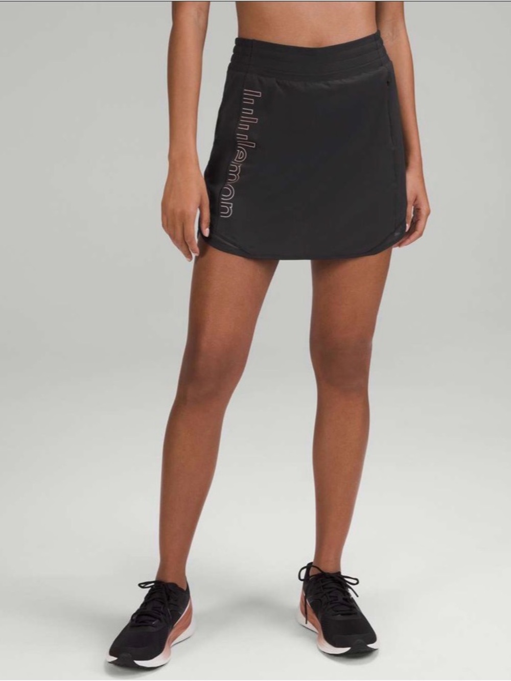 Lululemon Hotty Hot High-Rise Skirt *Long
Black / PANTONE